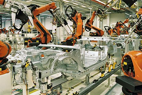 Lợi ích vàng của tự động hóa trong dây chuyền sản xuất lắp ráp ô tô, xe hai bánh. 3 sản xuất tự động hóa